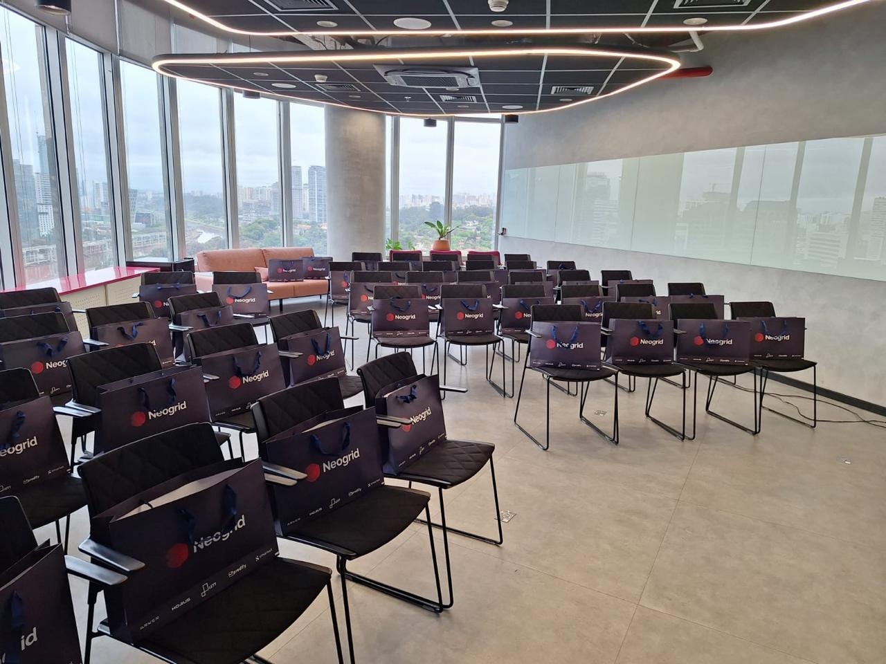 auditorio neogrid.jpeg