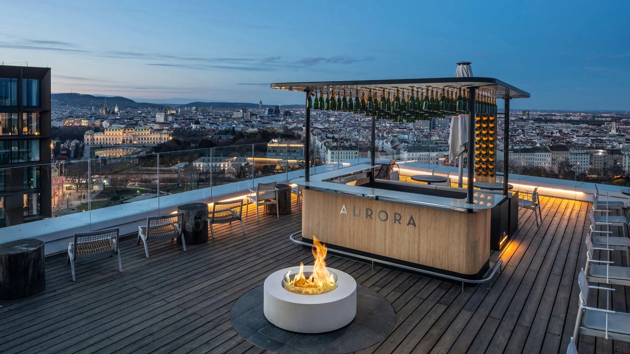 VIEAZ-P0145-Aurora-Rooftop-Bar-Night.webp