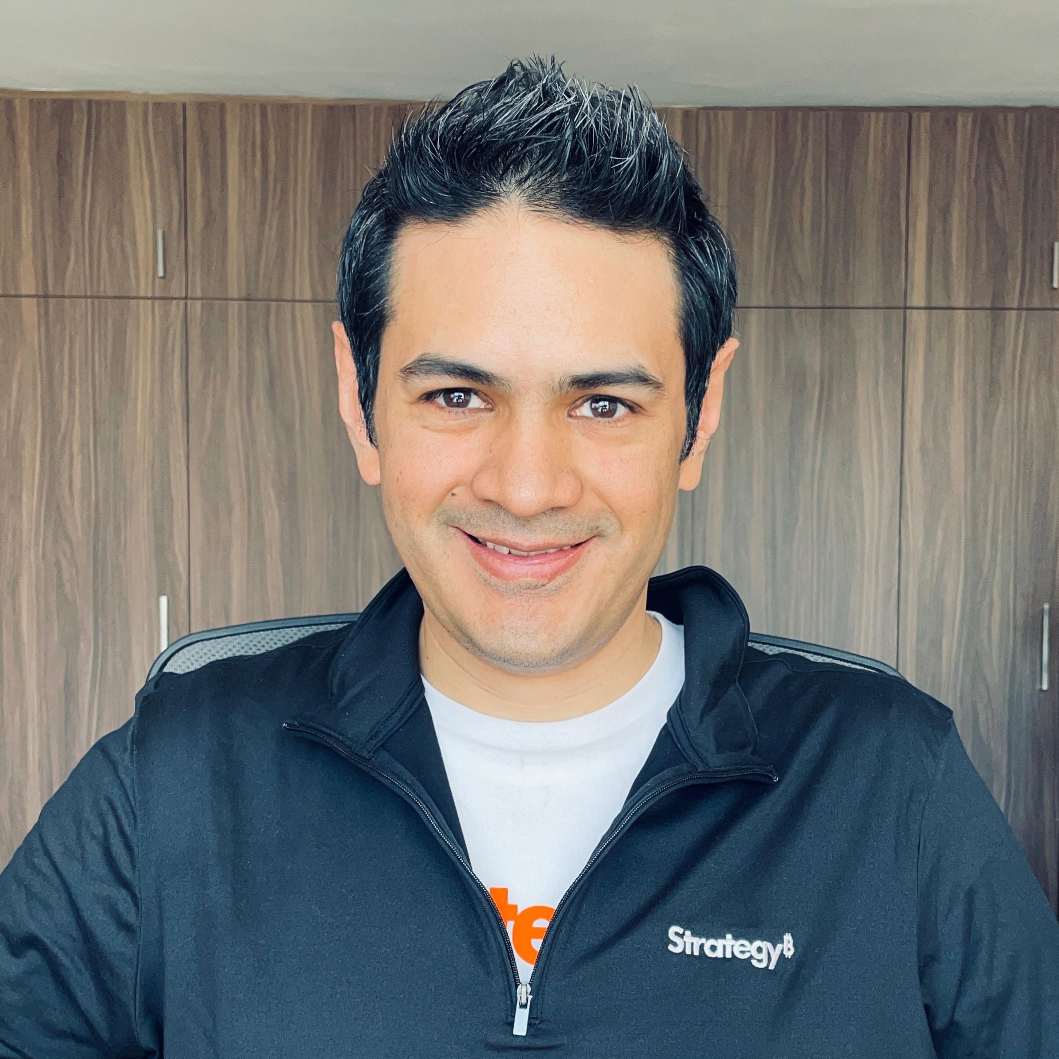 Ernesto Ceballos.jpg