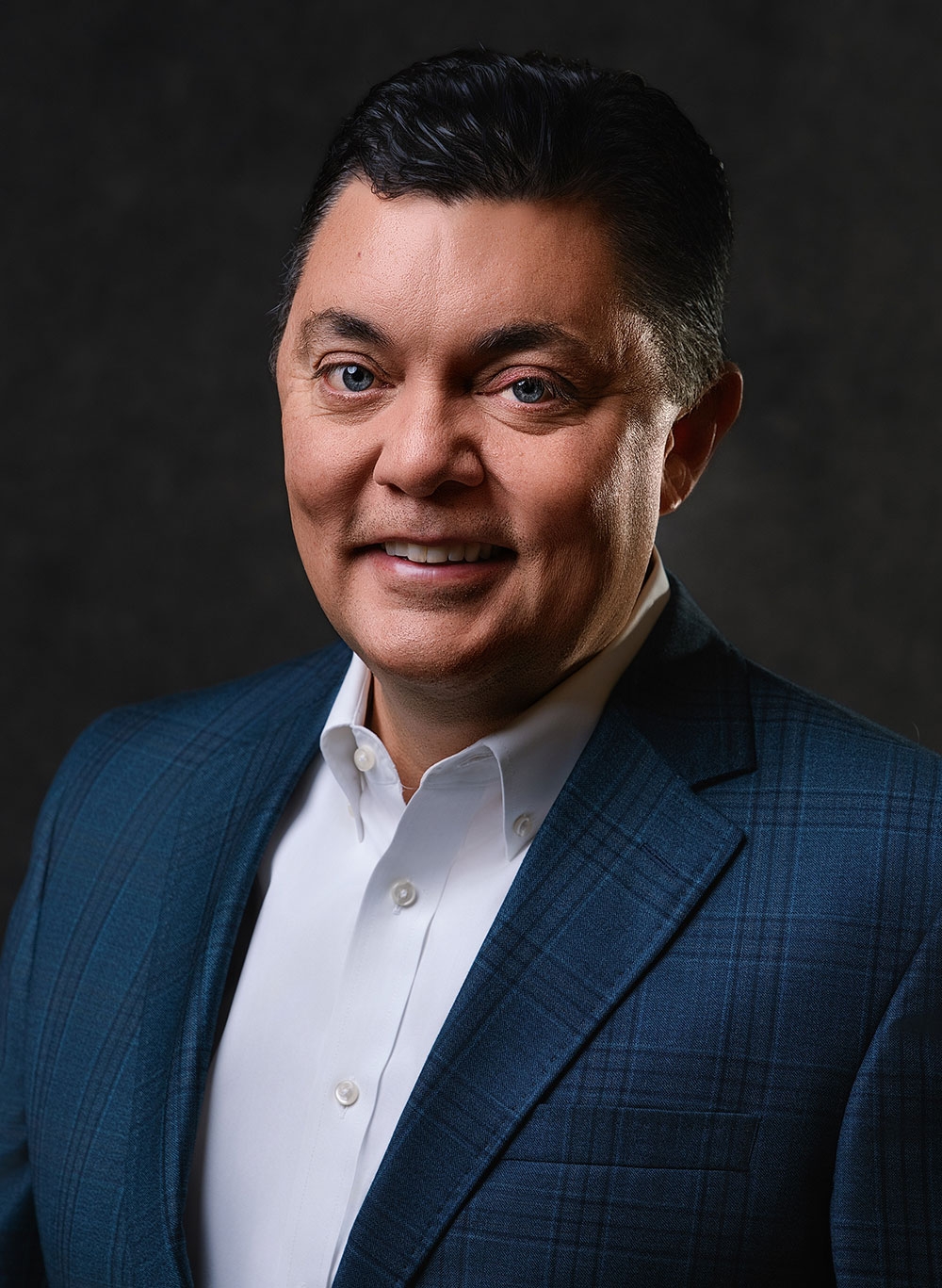 gregg-winiarski_leadership_bio-photo.jpg